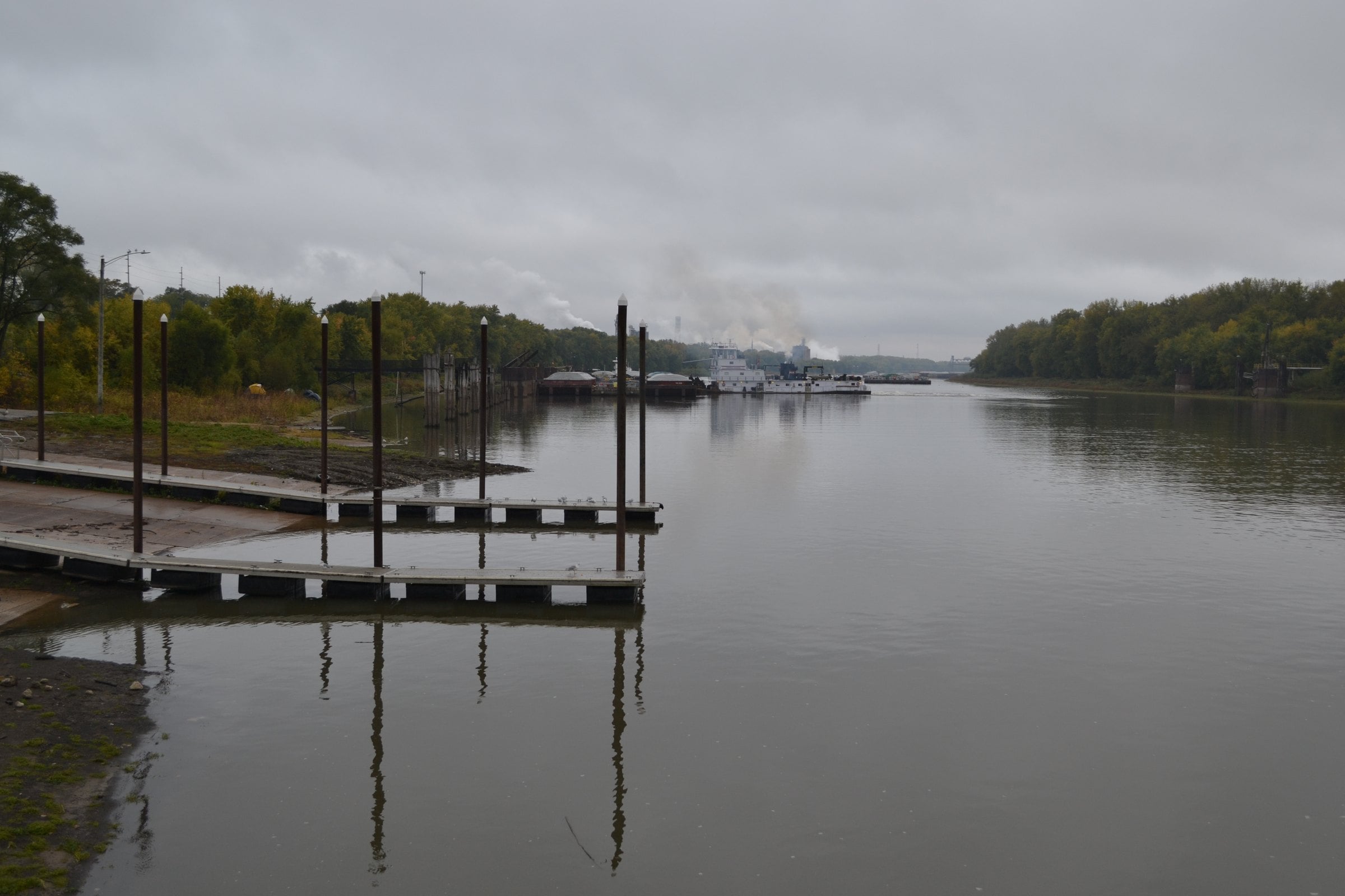 Towboat and barges on the Illinois River at the Pekin, Illinois, riverfront