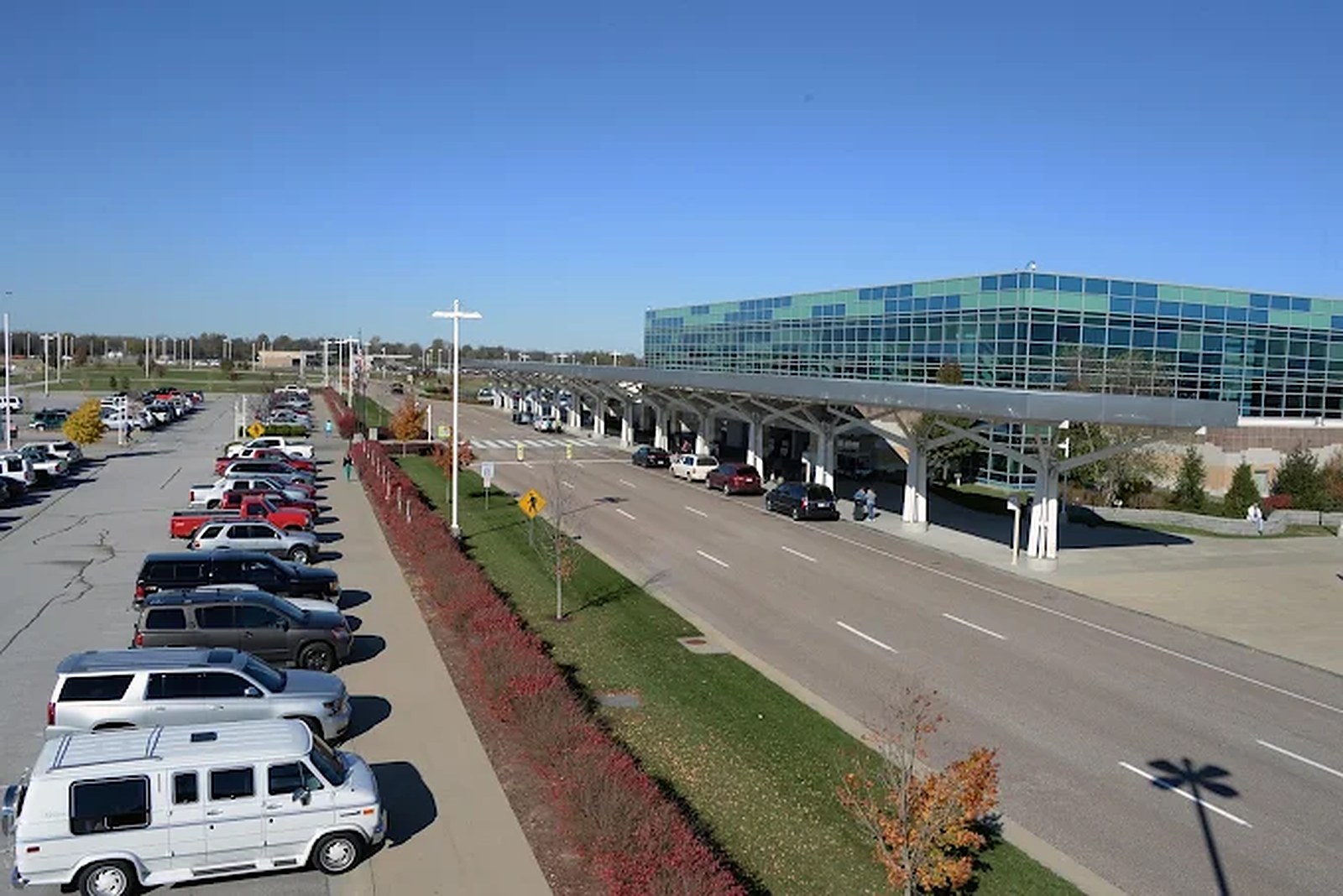 Springfield-Branson National Airport terminal and its covered front entrance