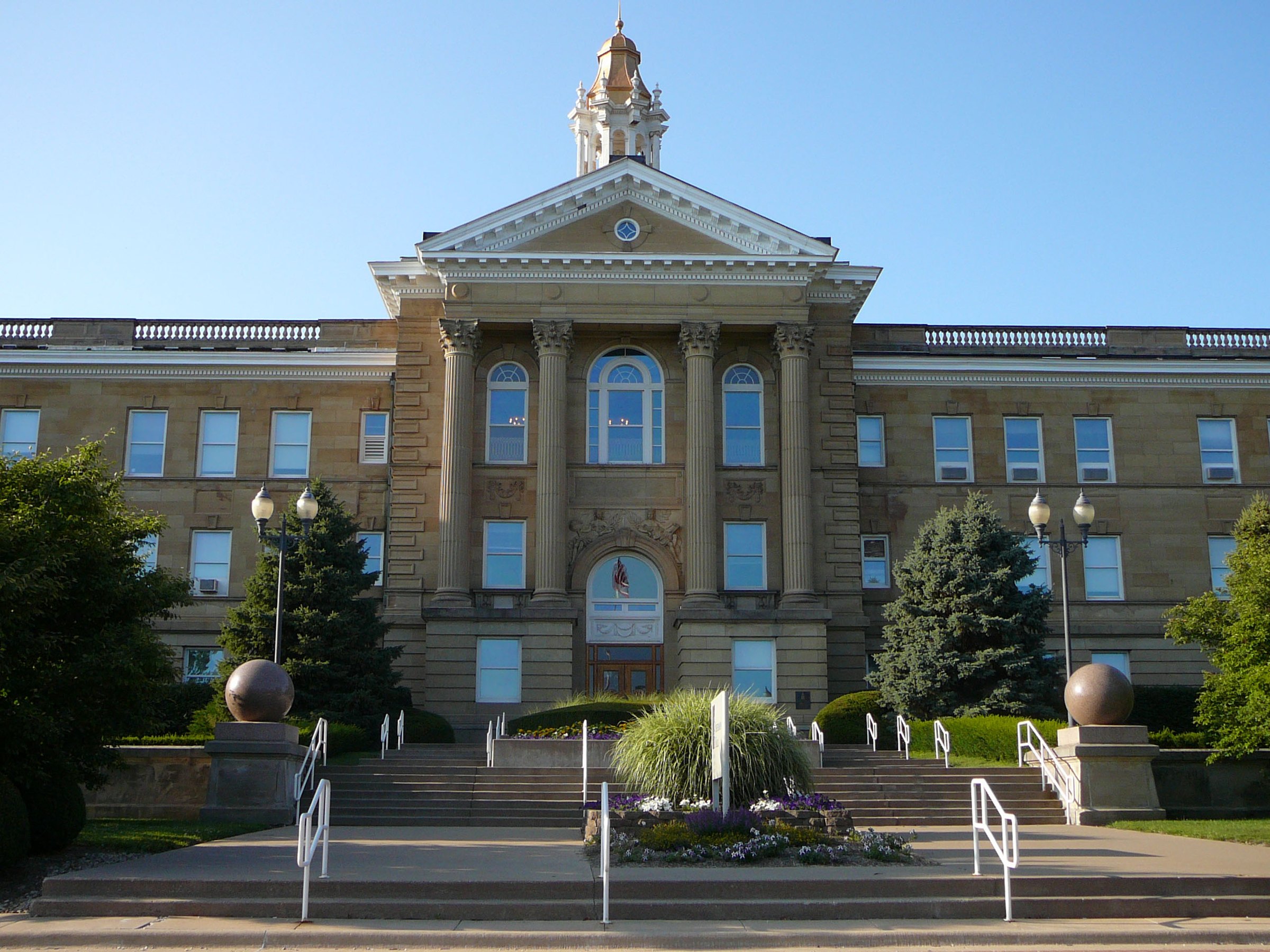 Sherman Hall, the main building on the Western Illinois University campus in Macomb, Illinois