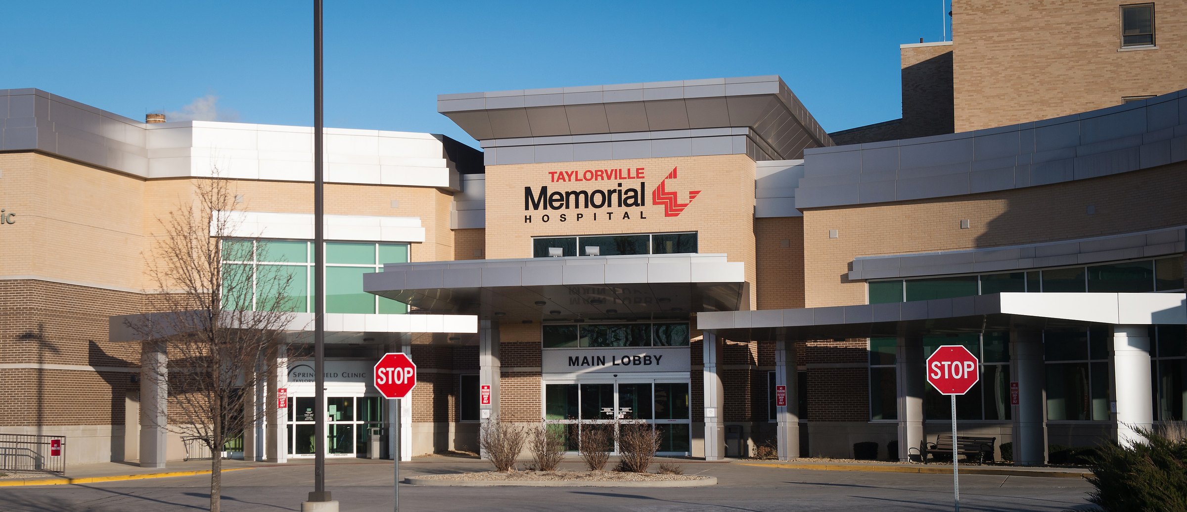 The main entrance of Taylorville Memorial Hospital in Taylorville, Illinois